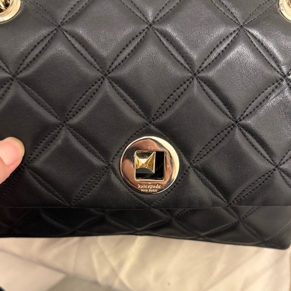 Elegant Black Quilted Chain Shoulder Bag - Picture 6 of 7